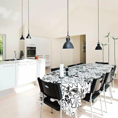 펜션 Four-bedroom Holiday In Hojby 2 *