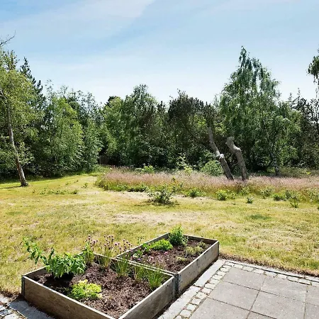 Four-bedroom Holiday In Hojby 2