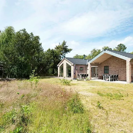 펜션 Four-bedroom Holiday In Hojby 2